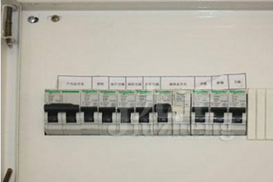 避免用電隱患 支招家居電工驗(yàn)收技巧 避免用電隱患 支招家居電工驗(yàn)收技巧