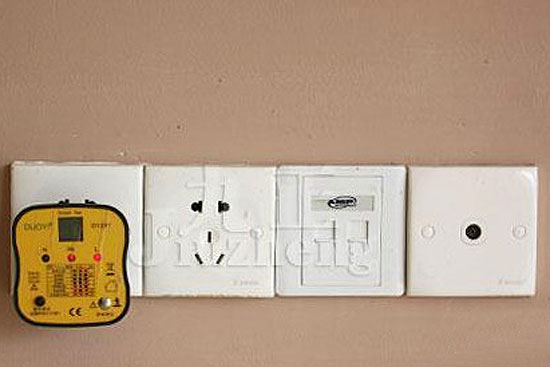 避免用電隱患 支招家居電工驗(yàn)收技巧 避免用電隱患 支招家居電工驗(yàn)收技巧